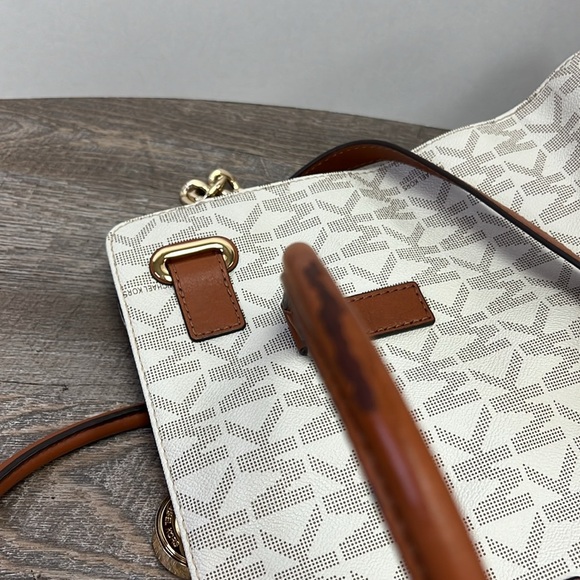 Michael Kors Hamilton Large Logo Tote - Picture 15 of 16